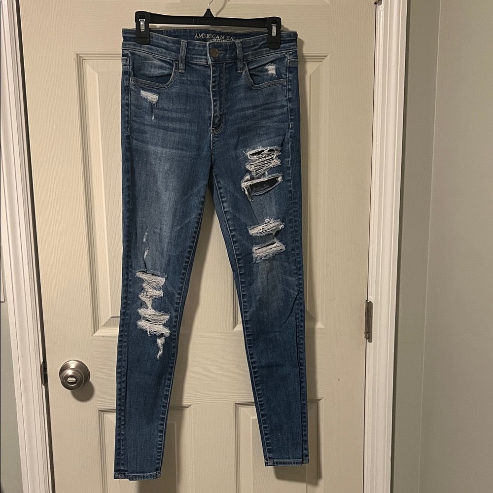 Women’s American Eagle Distressed Blue Jeans Super Stretch